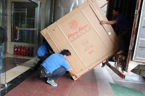 巴彦钢琴贵重工艺品无忧运